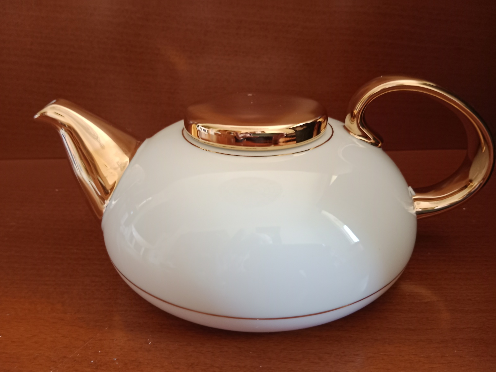 Čaje Mlesna Čajová zlacená konvice obsah 0,5 l. 22 karátovým zlatem Noritake - Mlesna pravý čaj z Cejlonu